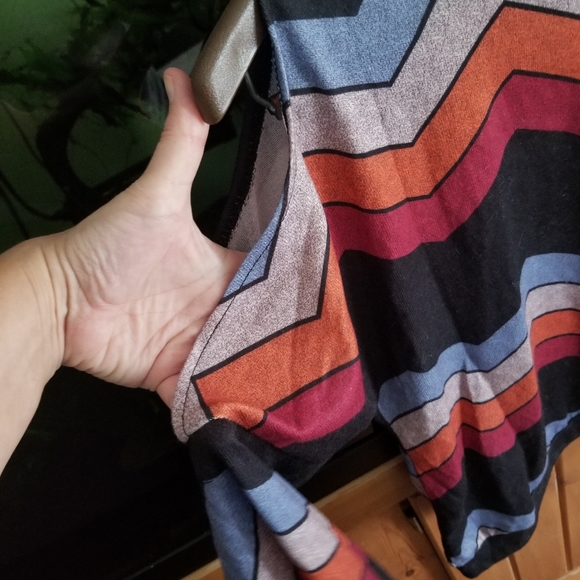 💜 B2G1 EUC peekaboo cold shoulder womens mock sweater soft chevrons zigzag - Picture 3 of 4